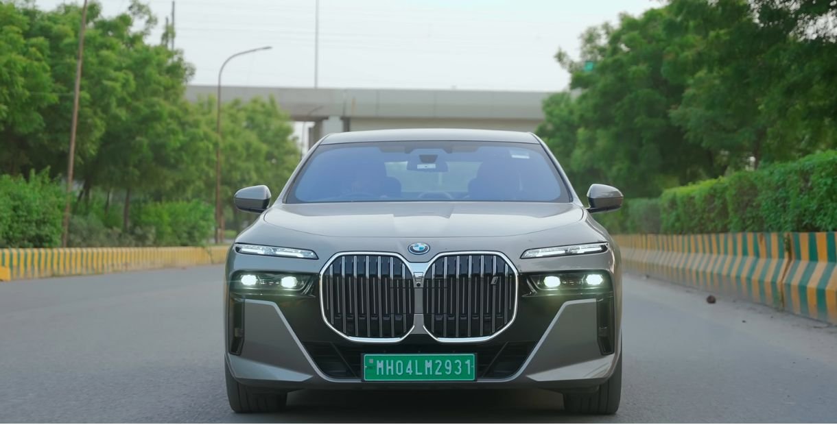BMW i7